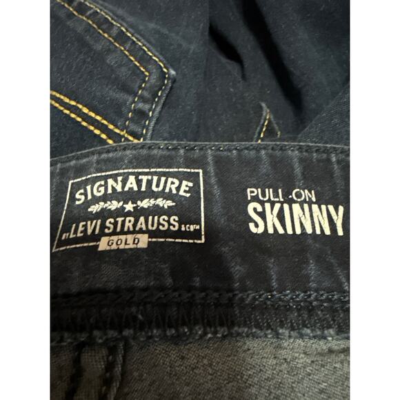 Levi's Totally Shaping Women's Mid Rise Pull On Skinny Leg Denim Jeans Pants 27 - Picture 4 of 7